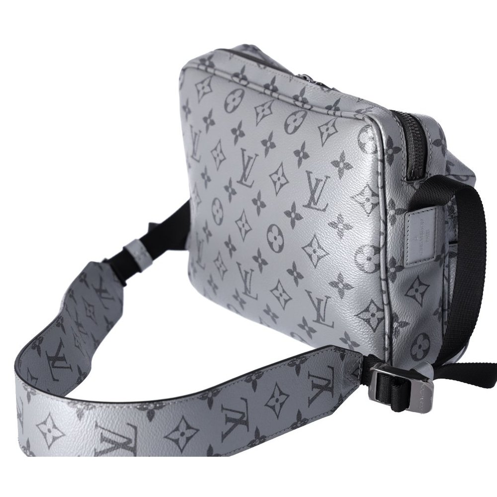 Louis Vuitton Messenger PM Reflect Shoulder Bag Crossbody Monogram Silver M43859 - Picture 9 of 17